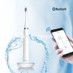 China Bluetooth Elektrische Zahnbürste App kundenspezifischer Reinigungsmodus dauert 20 Tage, elektrische Zahnbürste 4-Gang-Anpassung fournisseur